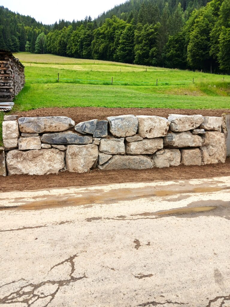 Enrochement Essert Romand